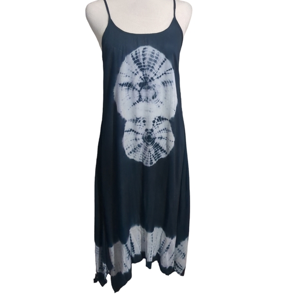 En Creme Dresses & Skirts - En Creme dress size S 100% Viscose colo blue and white tie dye